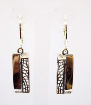 Áttört kialakítású ezüst fülbevaló